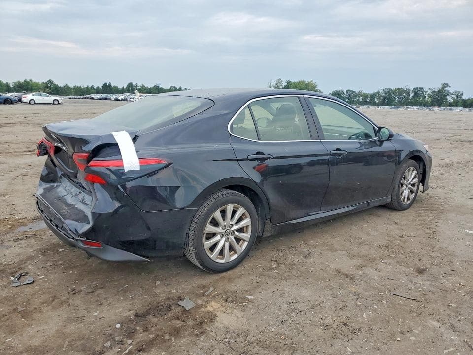 2018 TOYOTA CAMRY LE 3