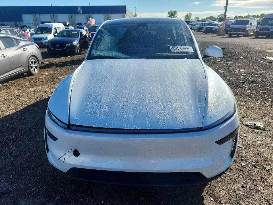 2026 TESLA MODEL Y 5