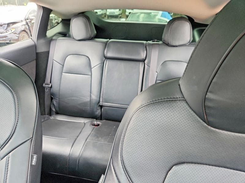2025 TESLA MODEL Y 10