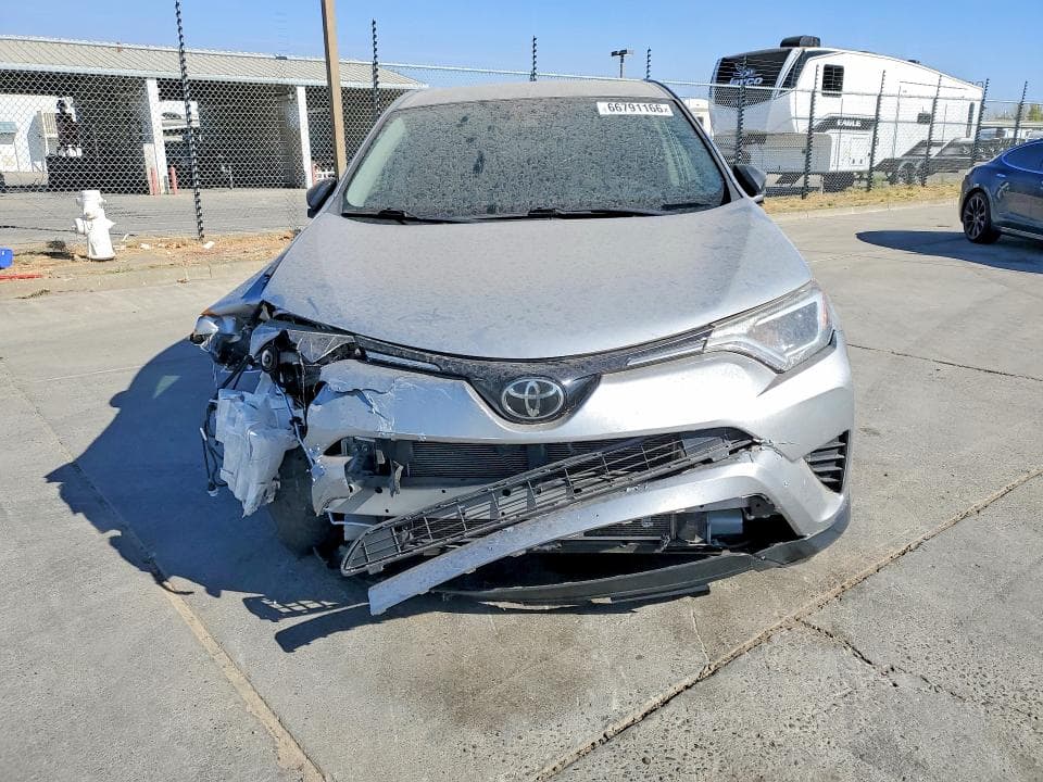 2018 TOYOTA RAV4 LE 5