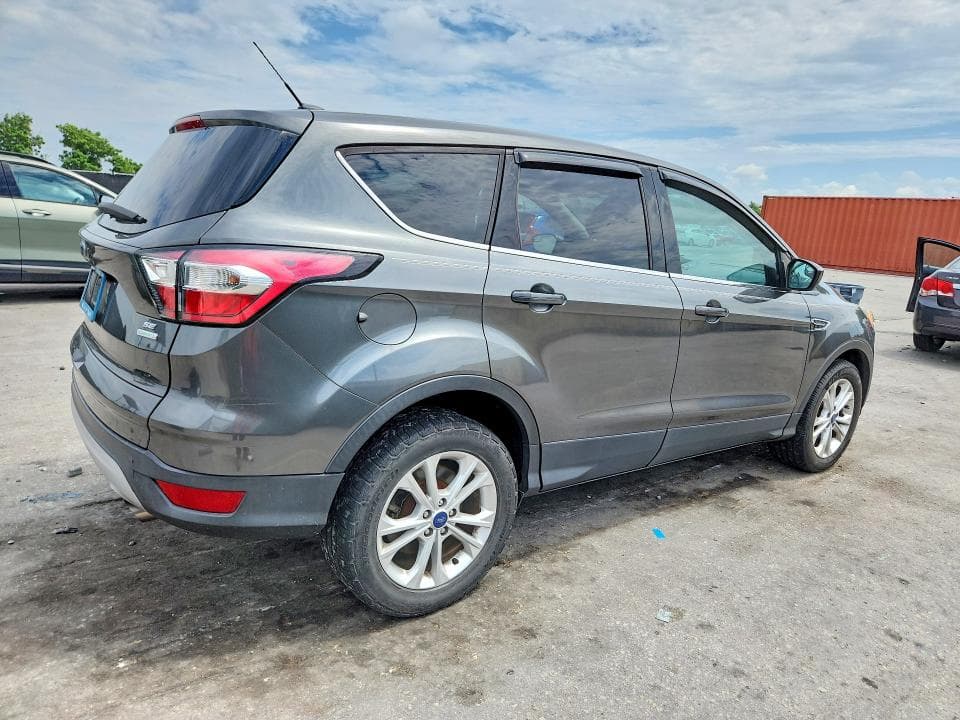 2017 FORD ESCAPE SE 3