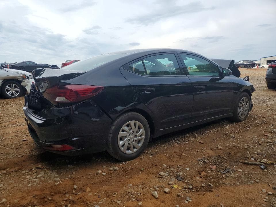 2020 HYUNDAI ELANTRA SE 3