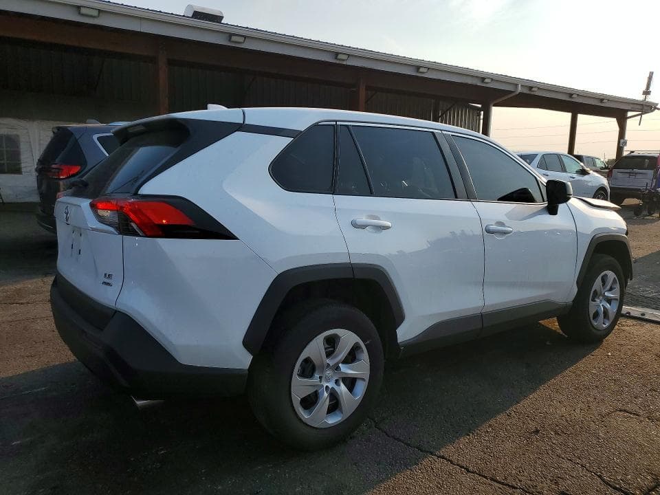 2023 TOYOTA RAV4 LE 3