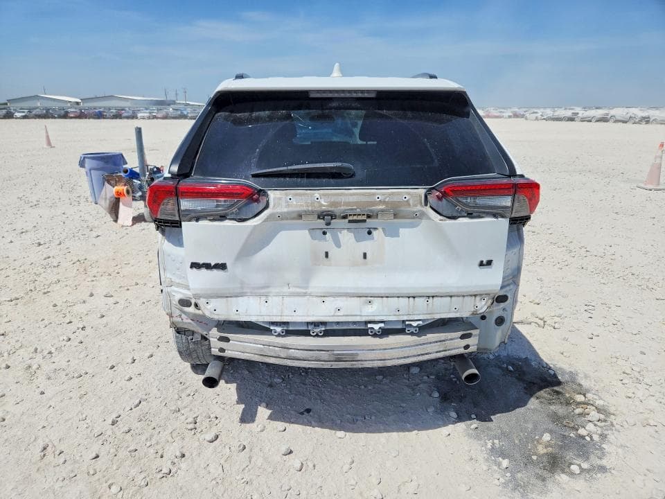 2021 TOYOTA RAV4 LE 6
