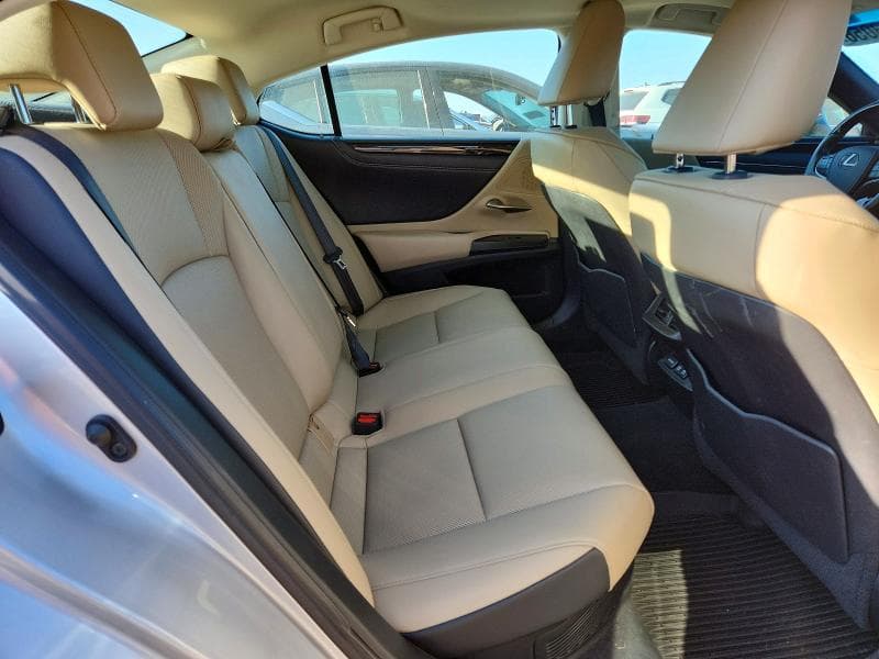 2020 LEXUS ES 300H 10