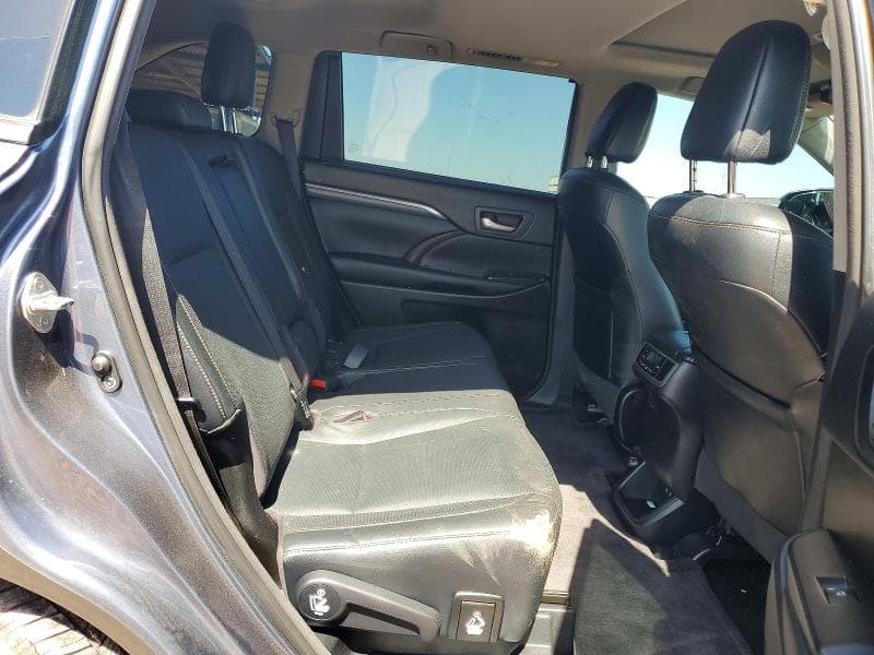 2018 TOYOTA HIGHLANDER LIMITED 11