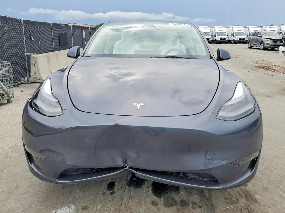 2023 TESLA MODEL Y 5