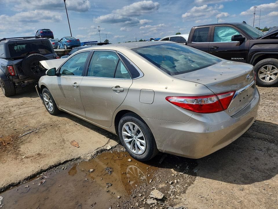 2017 TOYOTA CAMRY LE 2