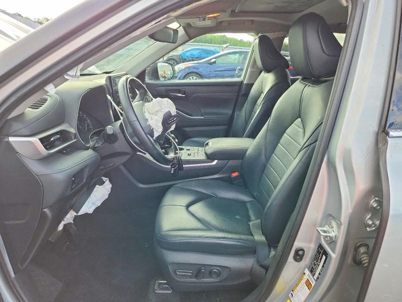 2020 TOYOTA HIGHLANDER XLE 7