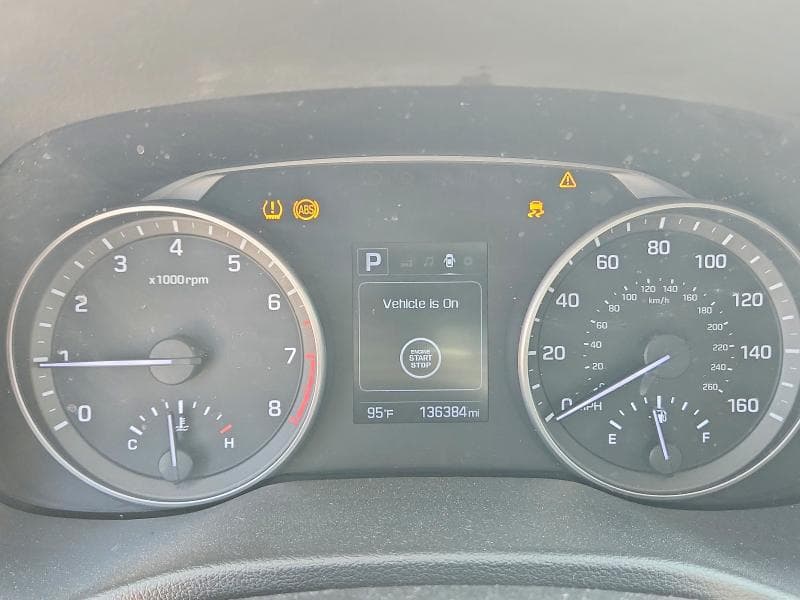 2017 HYUNDAI ELANTRA SE 9