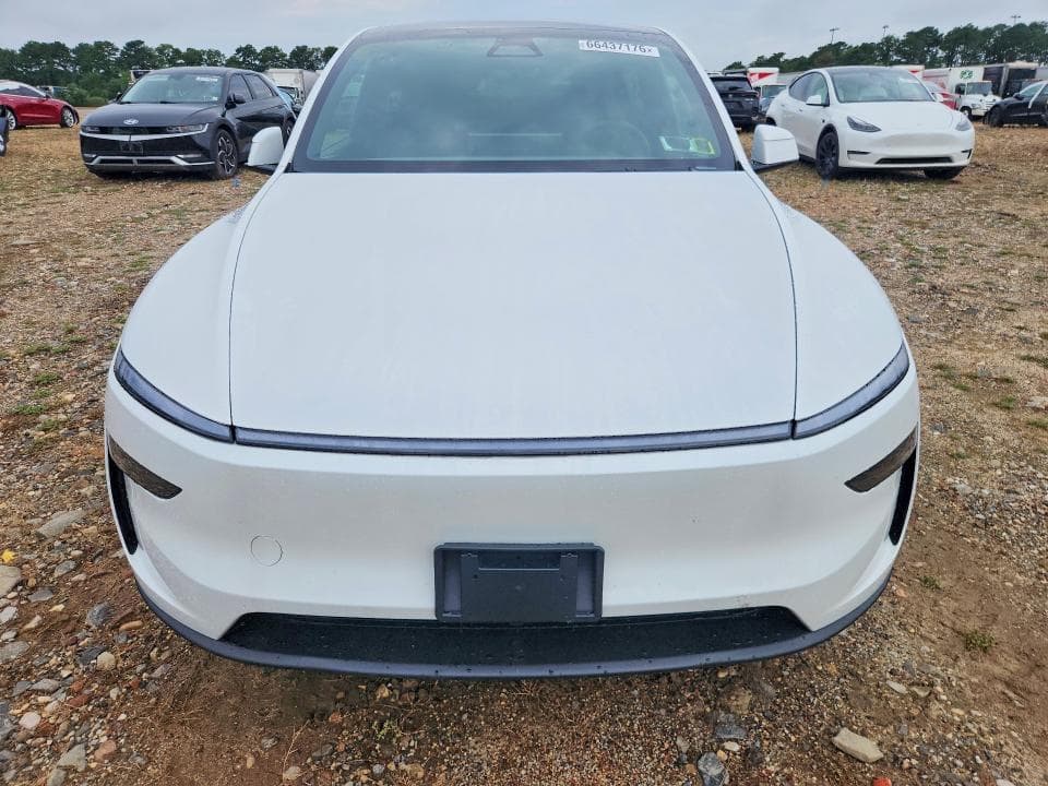 2026 TESLA MODEL Y 5
