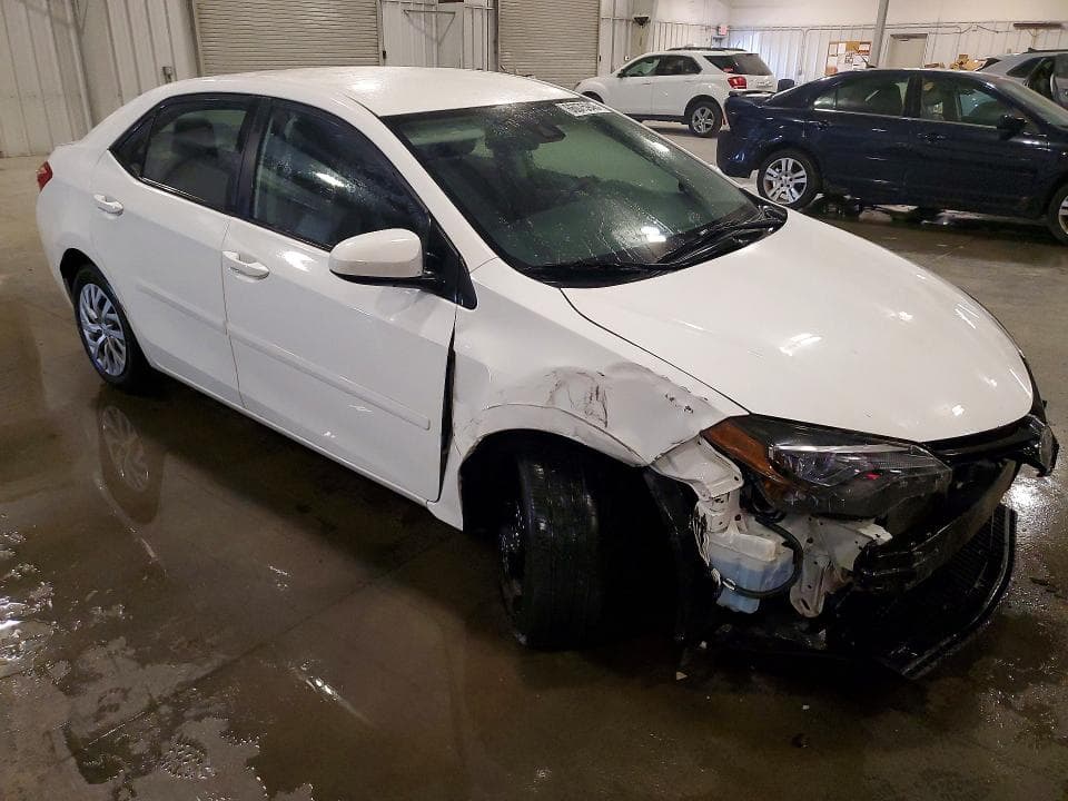 2017 TOYOTA COROLLA LE 4