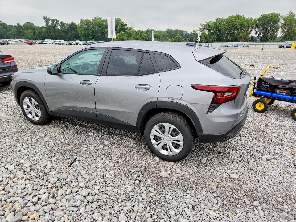 2024 CHEVROLET TRAX LS 2