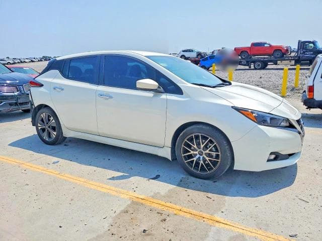 2022 NISSAN LEAF SV 4