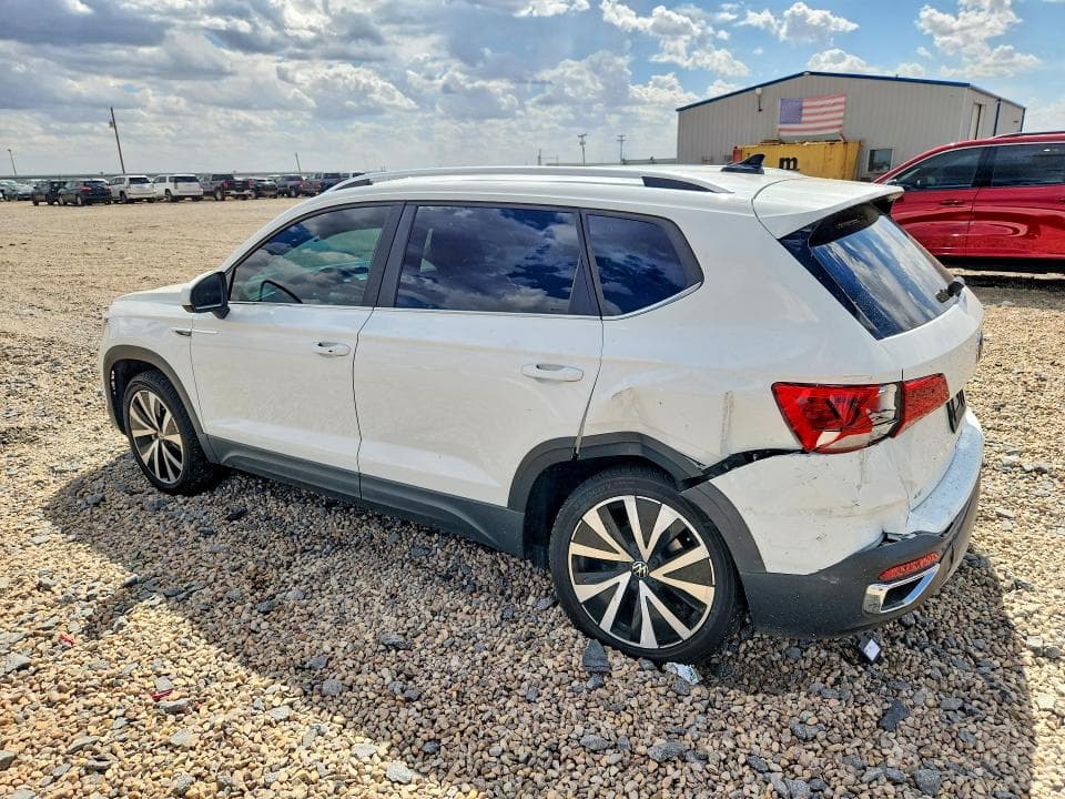 2022 VOLKSWAGEN TAOS SE 2
