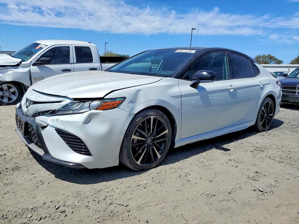 2019 TOYOTA CAMRY XSE - 1
