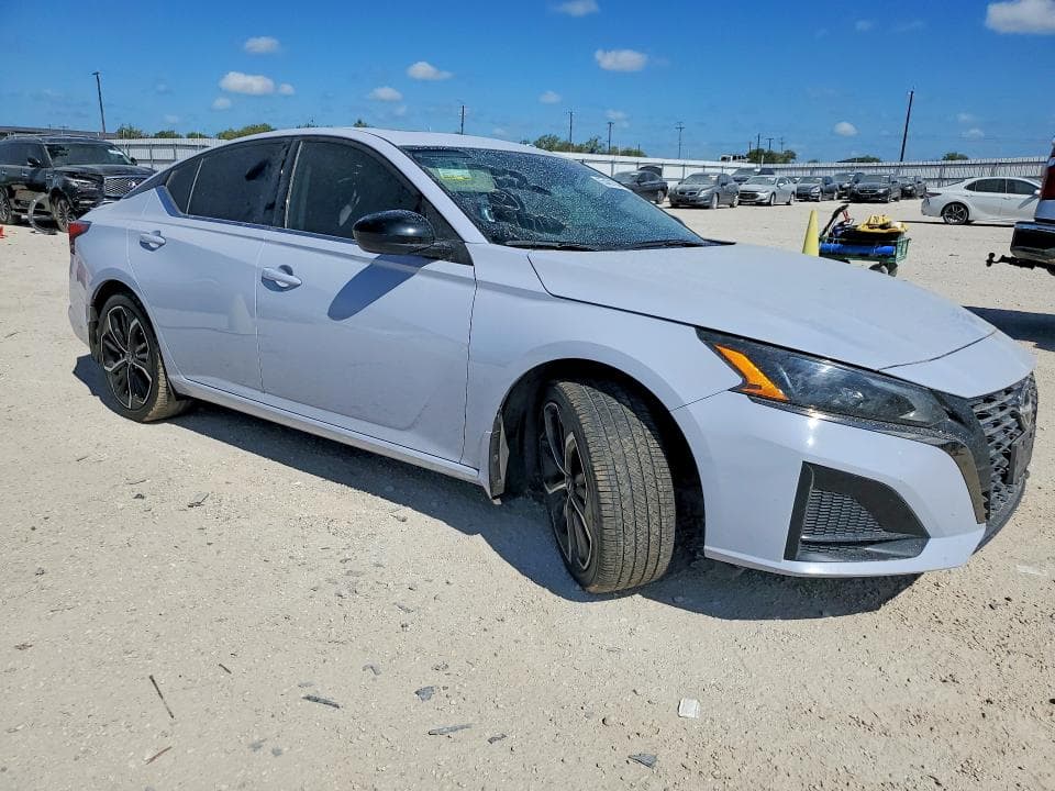 2024 NISSAN ALTIMA SR 4