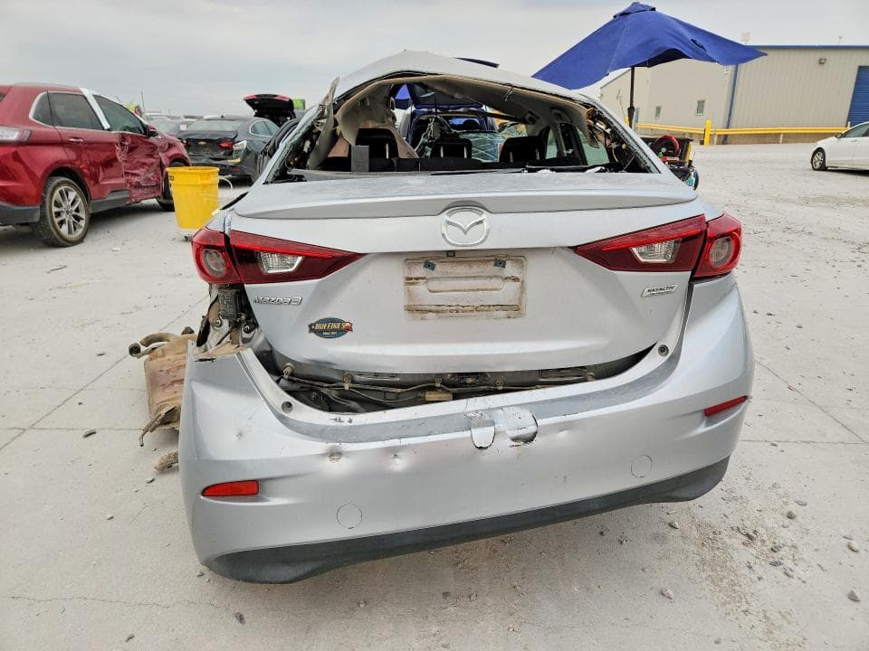 2018 MAZDA 3 TOURING 6