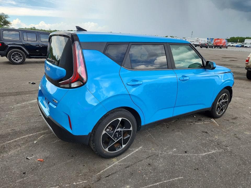 2023 KIA SOUL EX 3