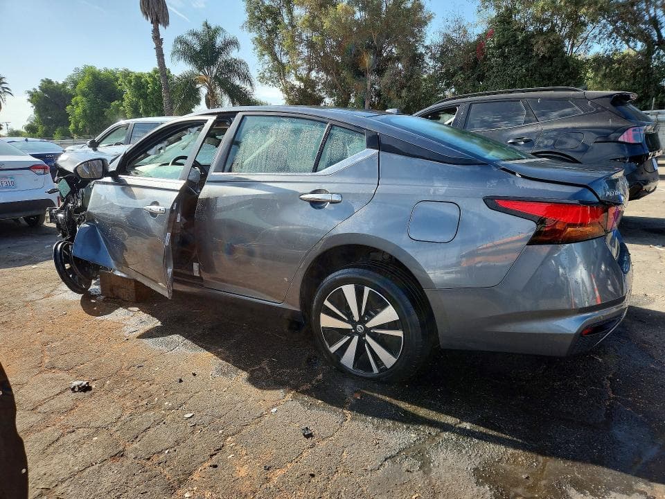 2021 NISSAN ALTIMA SV 2