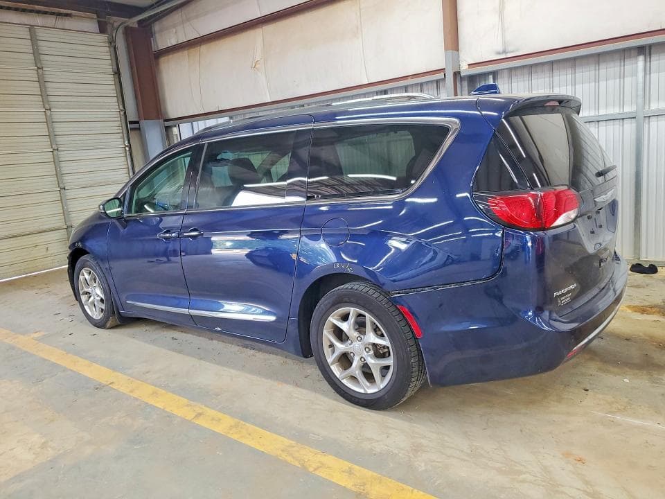 2017 CHRYSLER PACIFICA LIMITED 2