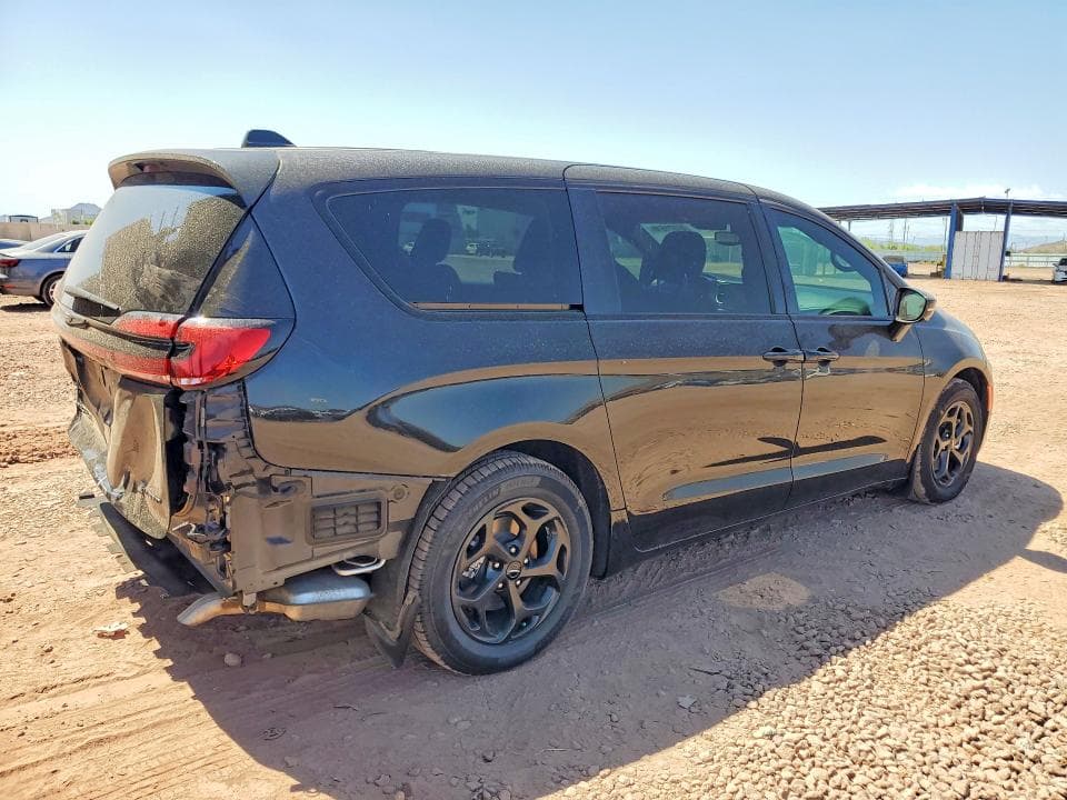 2022 CHRYSLER PACIFICA HYBRID LIMITED 3