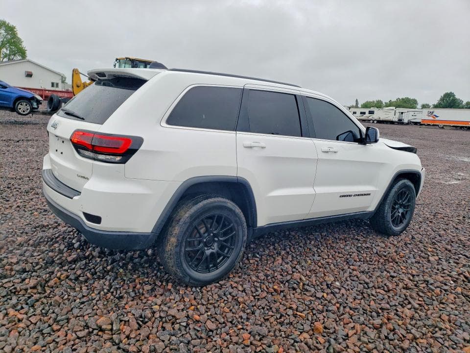 2019 JEEP GRAND CHEROKEE LAREDO 3