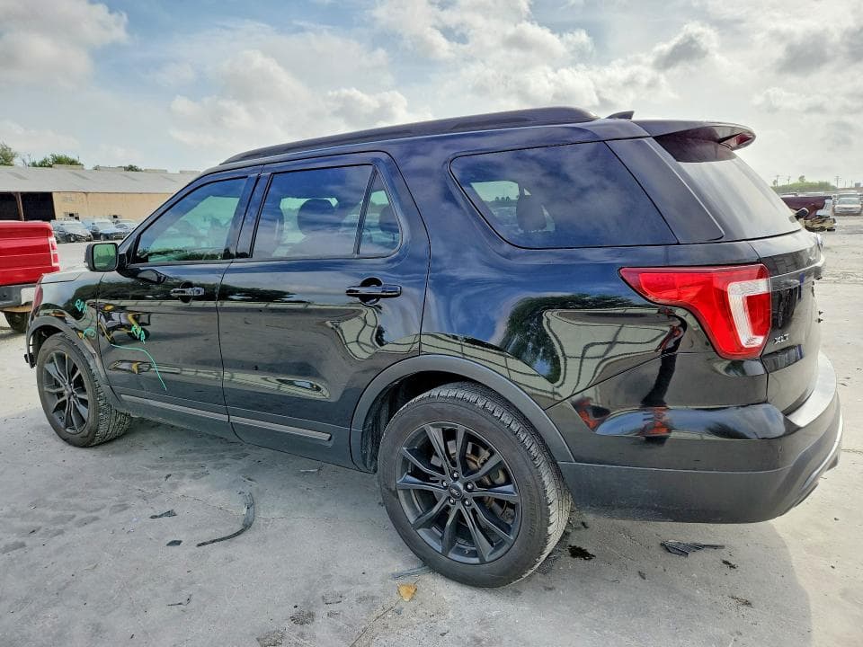 2017 FORD EXPLORER XLT 2