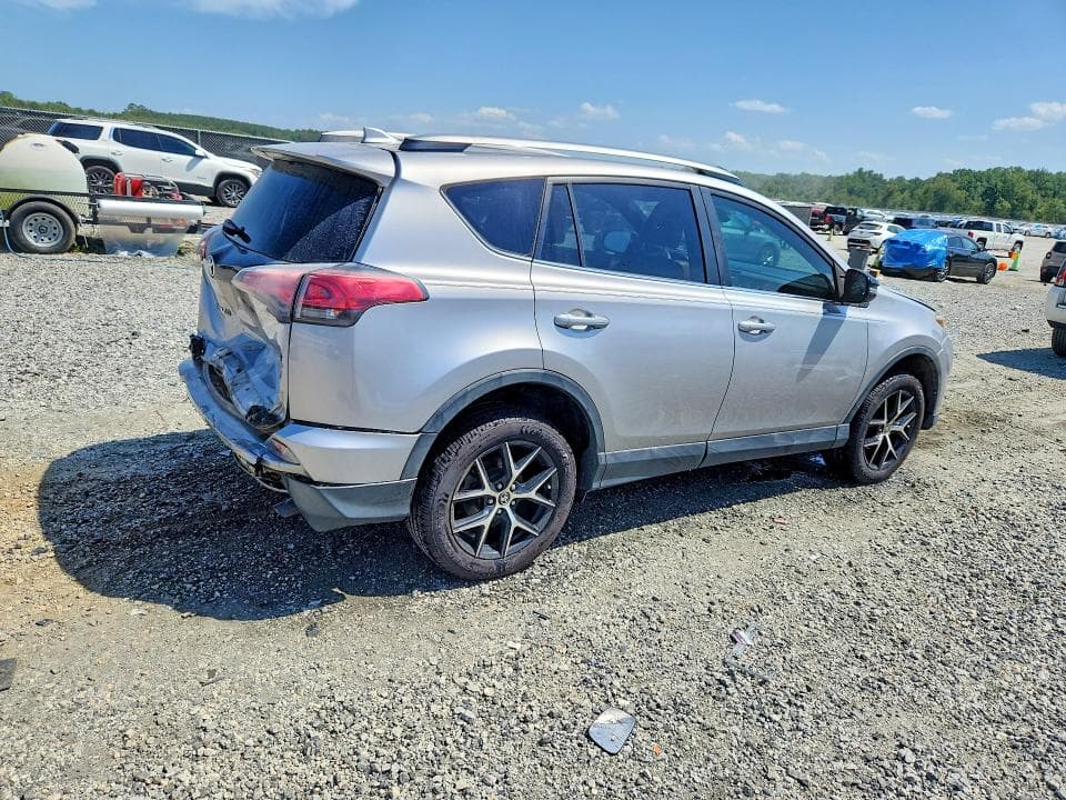 2017 TOYOTA RAV4 SE 3