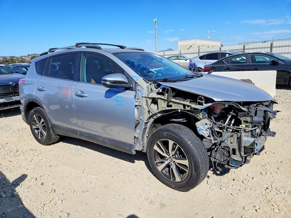2017 TOYOTA RAV4 XLE 4
