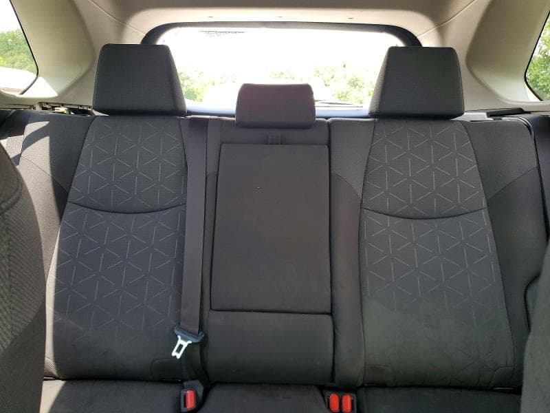 2019 TOYOTA RAV4 XLE 10