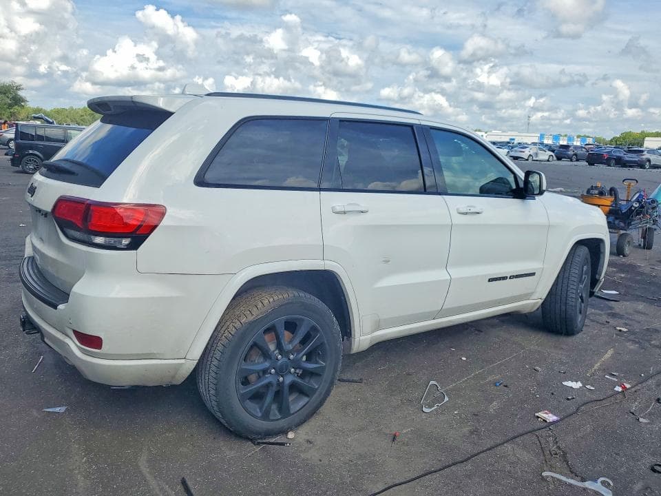 2019 JEEP GRAND CHEROKEE LAREDO 3