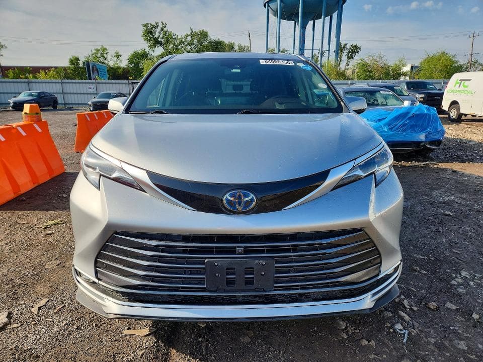 2021 TOYOTA SIENNA PLATINUM 7-PASSENGER 5