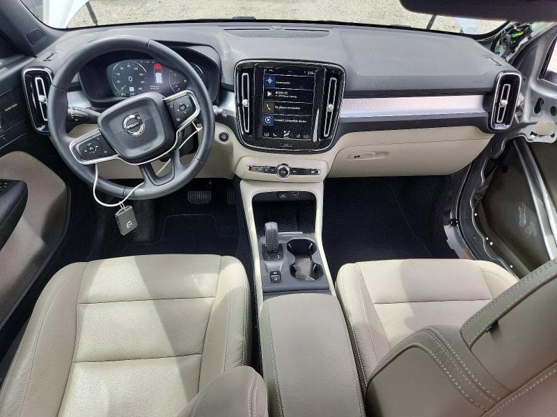 2019 VOLVO XC40 T5 MOMENTUM 8