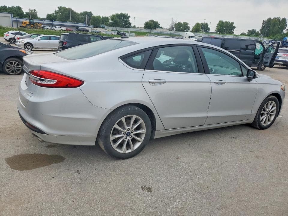 2017 FORD FUSION SE 3