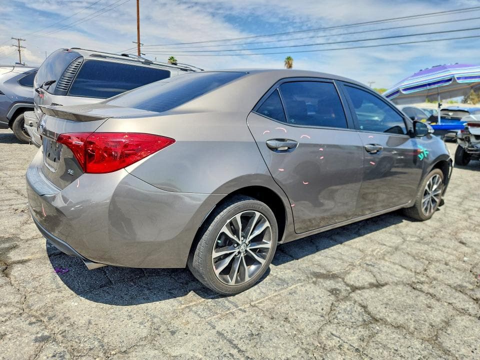 2017 TOYOTA COROLLA SE 3