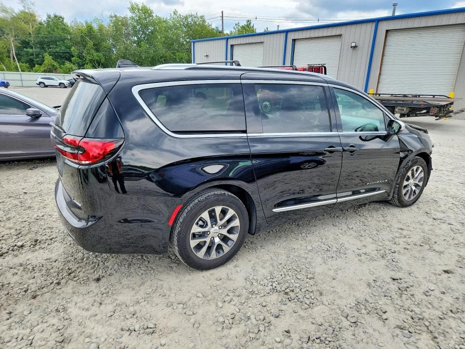 2025 CHRYSLER PACIFICA HYBRID PINNACLE 3
