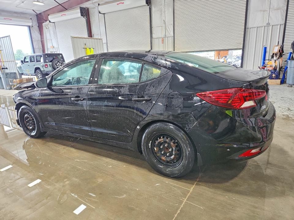 2019 HYUNDAI ELANTRA SE 2