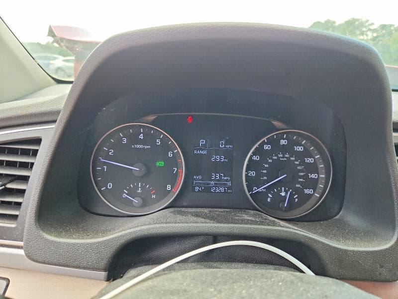2017 HYUNDAI ELANTRA SE 9