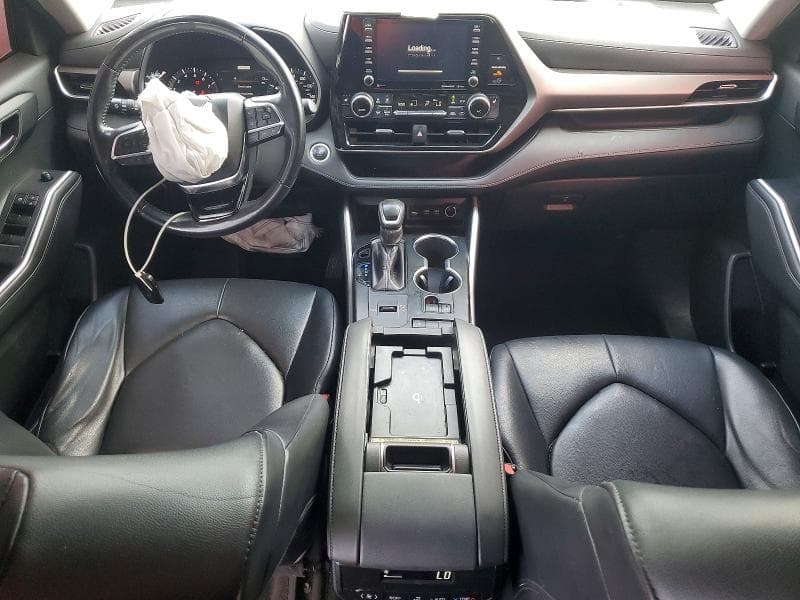 2020 TOYOTA HIGHLANDER XLE 8
