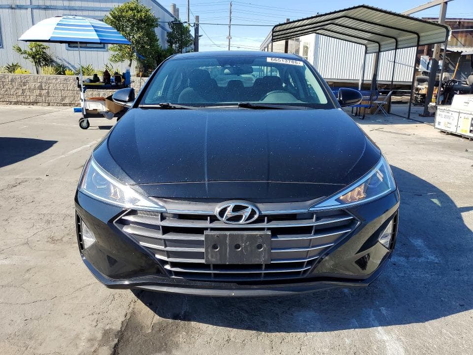 2020 HYUNDAI ELANTRA SE 5