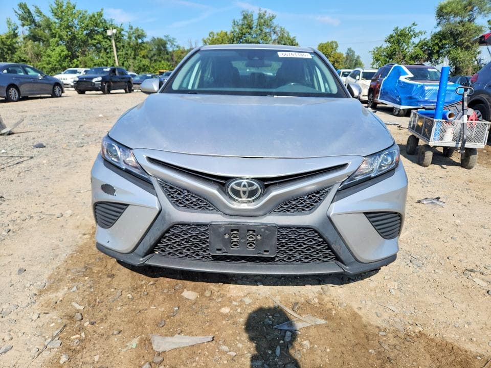 2019 TOYOTA CAMRY SE 5