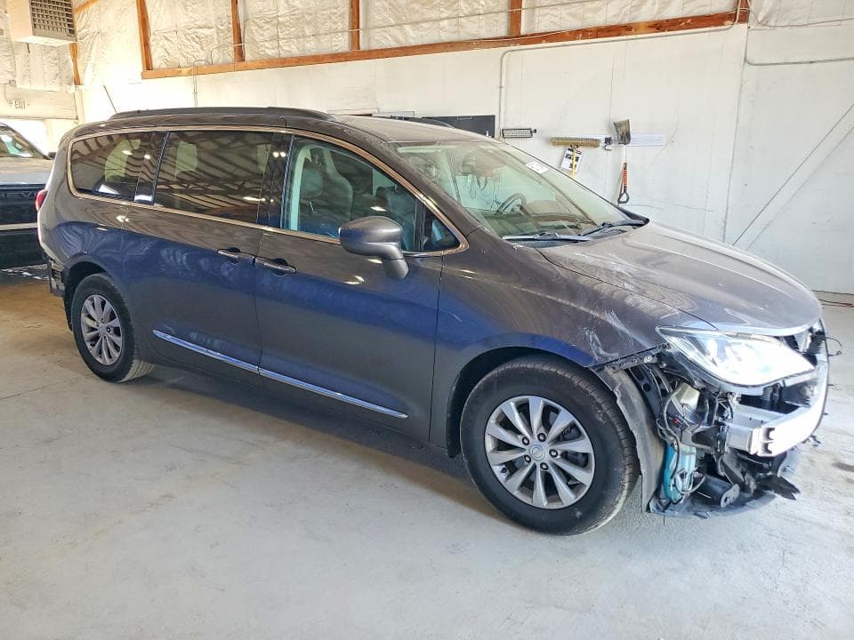 2017 CHRYSLER PACIFICA TOURING L 4