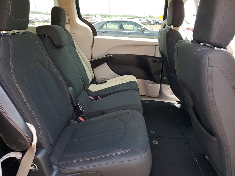 2017 CHRYSLER PACIFICA TOURING 11