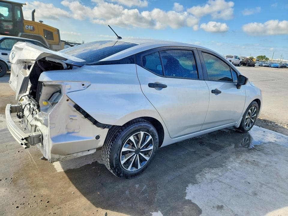 2021 NISSAN VERSA S 3