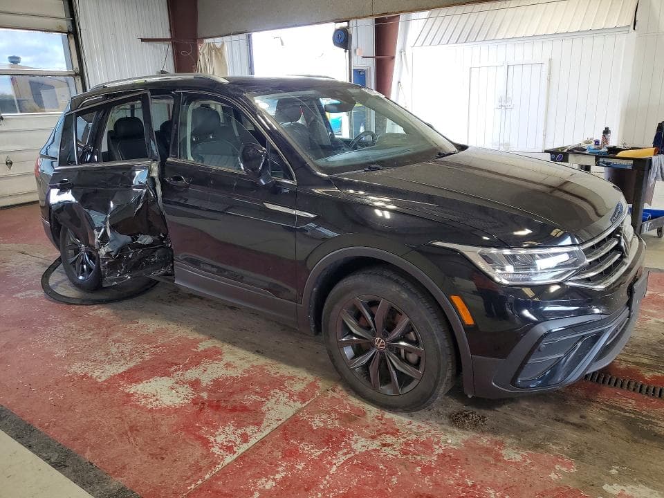 2023 VOLKSWAGEN TIGUAN SE 4