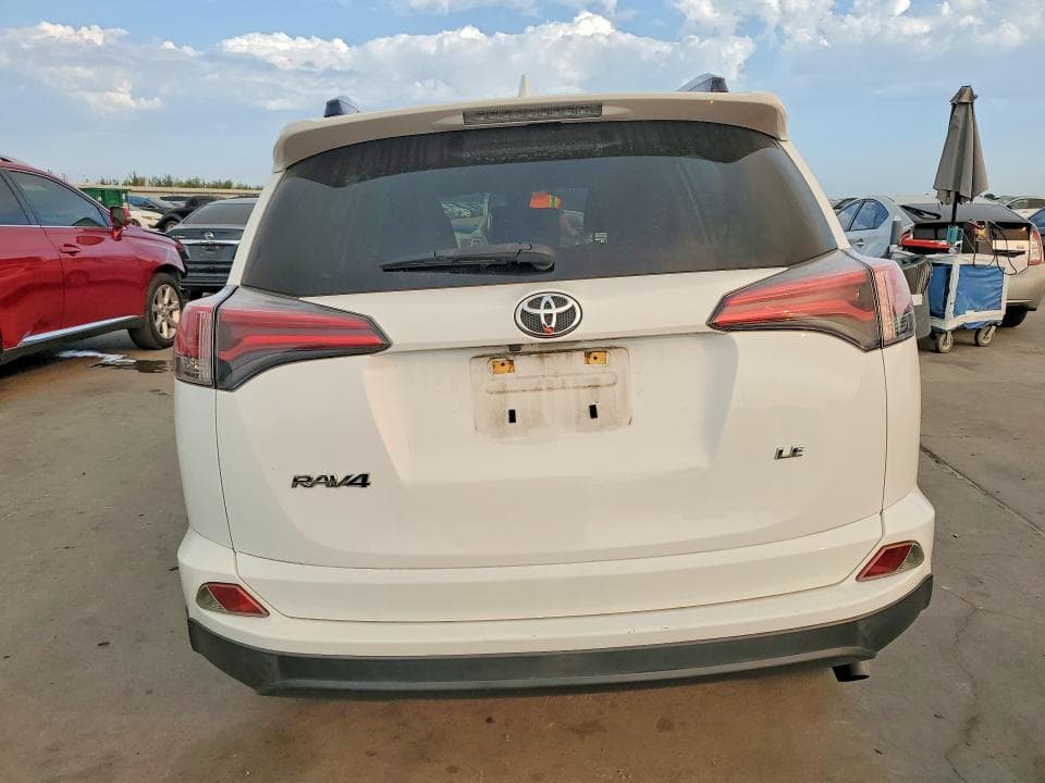 2018 TOYOTA RAV4 LE 6