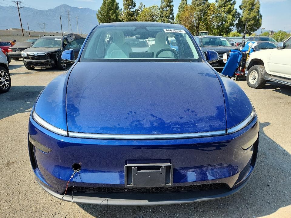 2026 TESLA MODEL Y 5