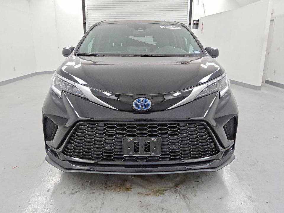 2024 TOYOTA SIENNA XSE 5