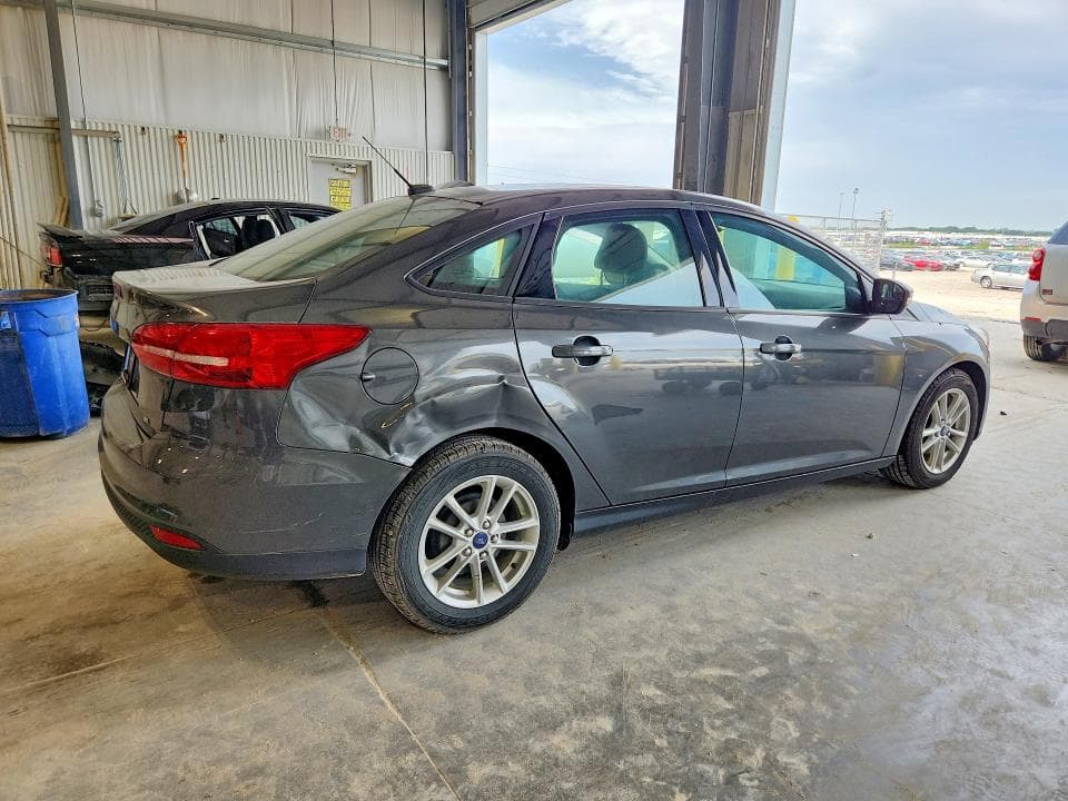 2017 FORD FOCUS SE 3